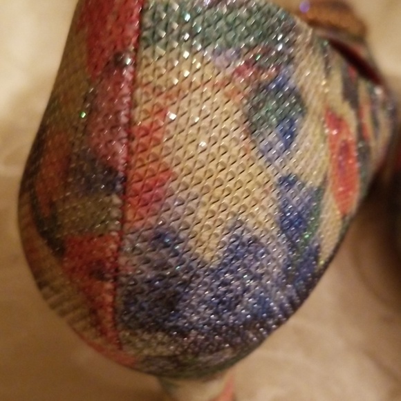 Shoe - Picture 4 of 4